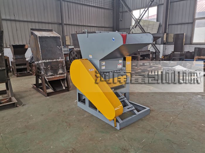 電纜粉碎機(jī)